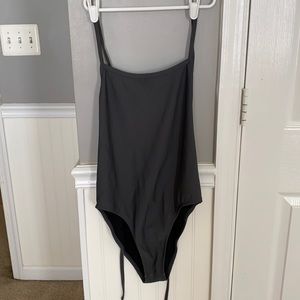 Competitive swimming swim suit